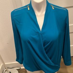 NWT CHAUS Zip Shoulder Blouse